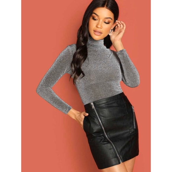 🚫SALE🚫 NWOT Gray High Neck Glitter Top - Picture 2 of 6